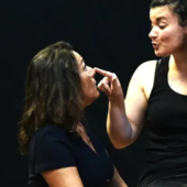 LES DERNIÈRES ACTUALITÉS - « COEUR SERRÉ », QUAND LE THÉÂTRE PARLE - AUSSI - DE LUI-MÊME