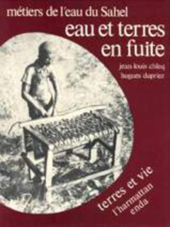 Eau et terre en fuite