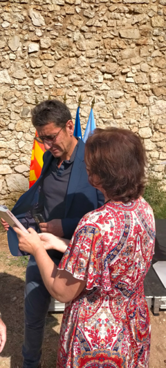 Remise de ma biographie à Monsieur David Lisnard, Maire de Cannes, Président de l'association des Maires de France