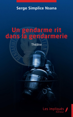 Un gendarme rit dans la gendarmerie